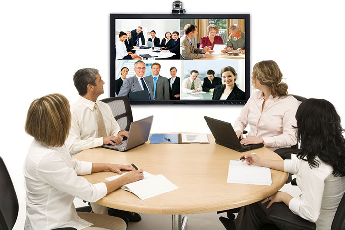 Phát trực tiếp cuộc họp trực tuyến là một trong những tính năng cần có